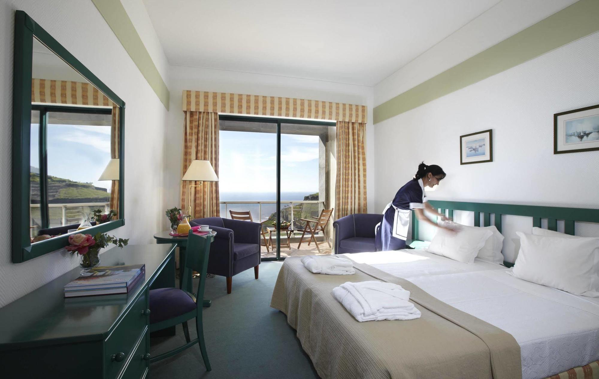 Hotel Escola Funchal  Eksteriør billede